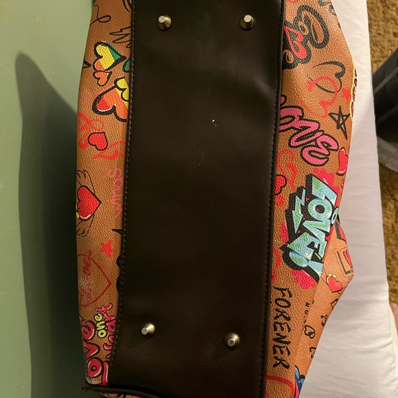 Graffiti Heart-Love print purse by Mezon Handbags - Picture 9 of 9